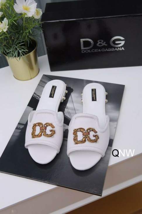 Picture of Dolce Gabbana Slippers _SKUDGsz35-404CNW03022816